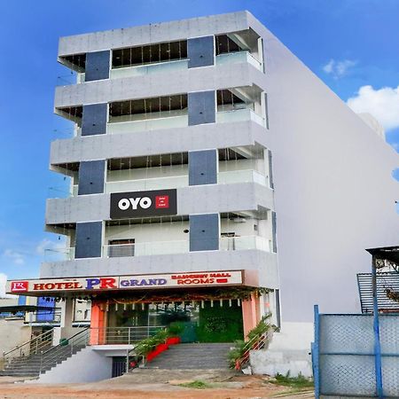 Hotel O Pr Grand Khammam Eksteriør billede