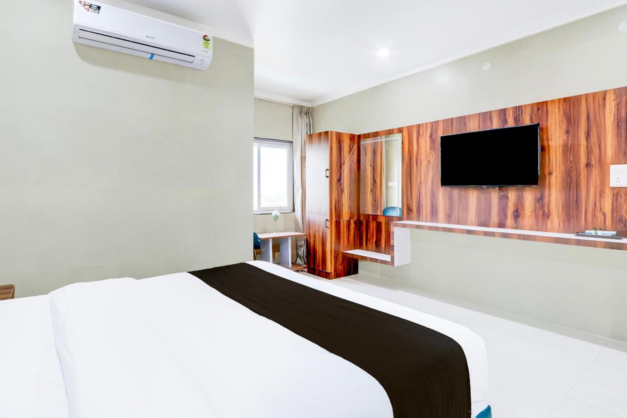 Hotel O Pr Grand Khammam Eksteriør billede