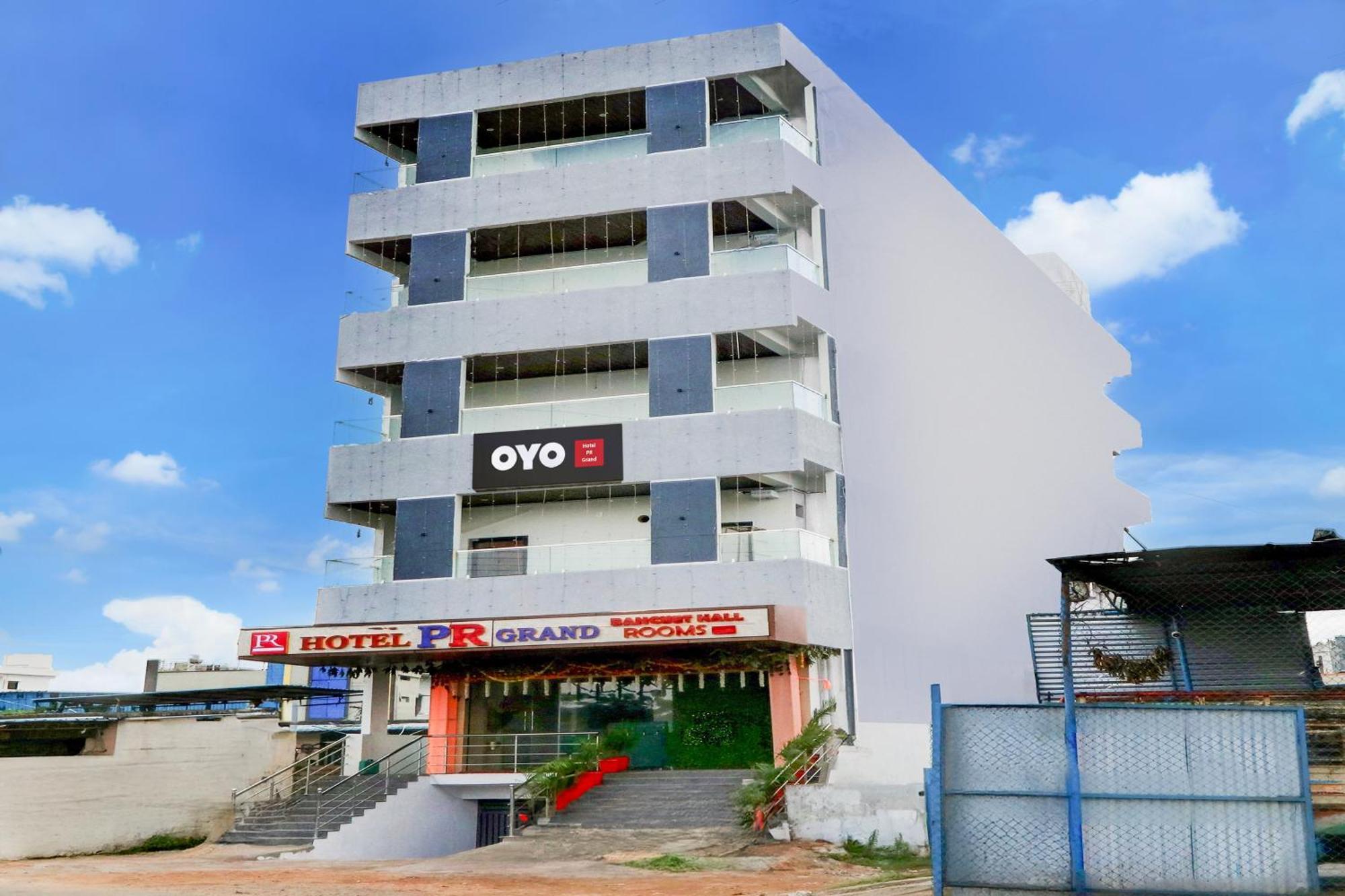 Hotel O Pr Grand Khammam Eksteriør billede