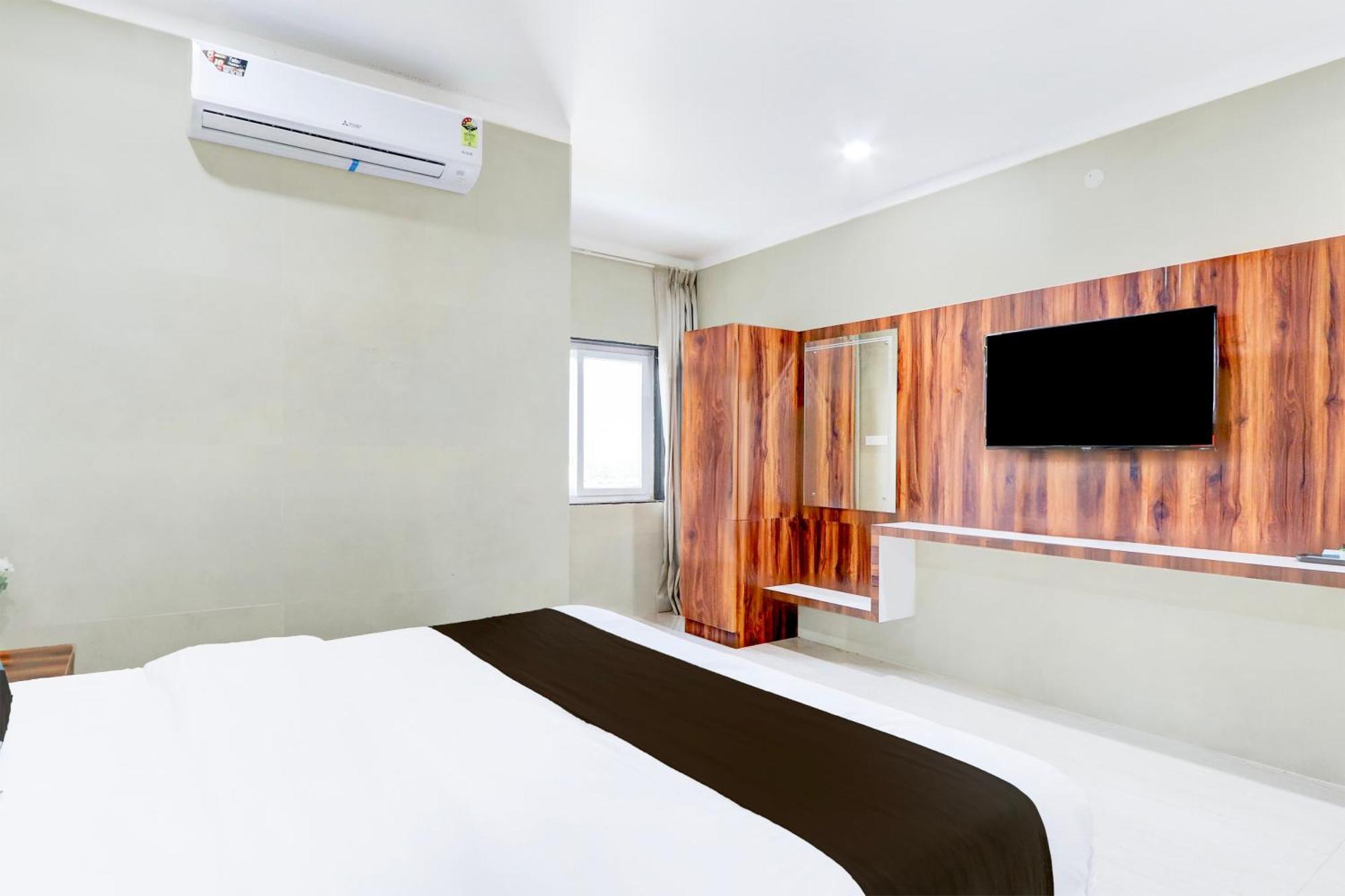 Hotel O Pr Grand Khammam Eksteriør billede