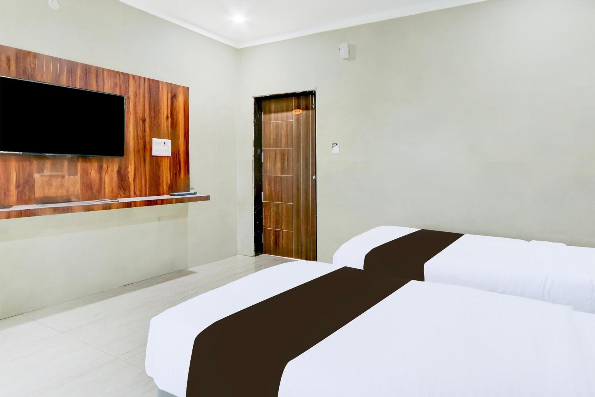 Hotel O Pr Grand Khammam Eksteriør billede