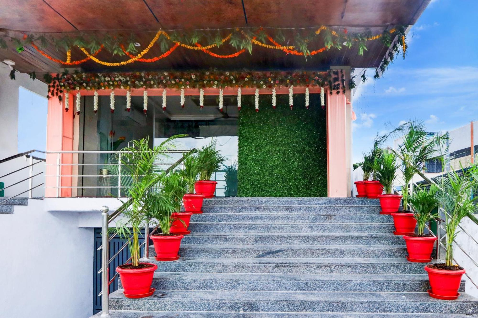 Hotel O Pr Grand Khammam Eksteriør billede