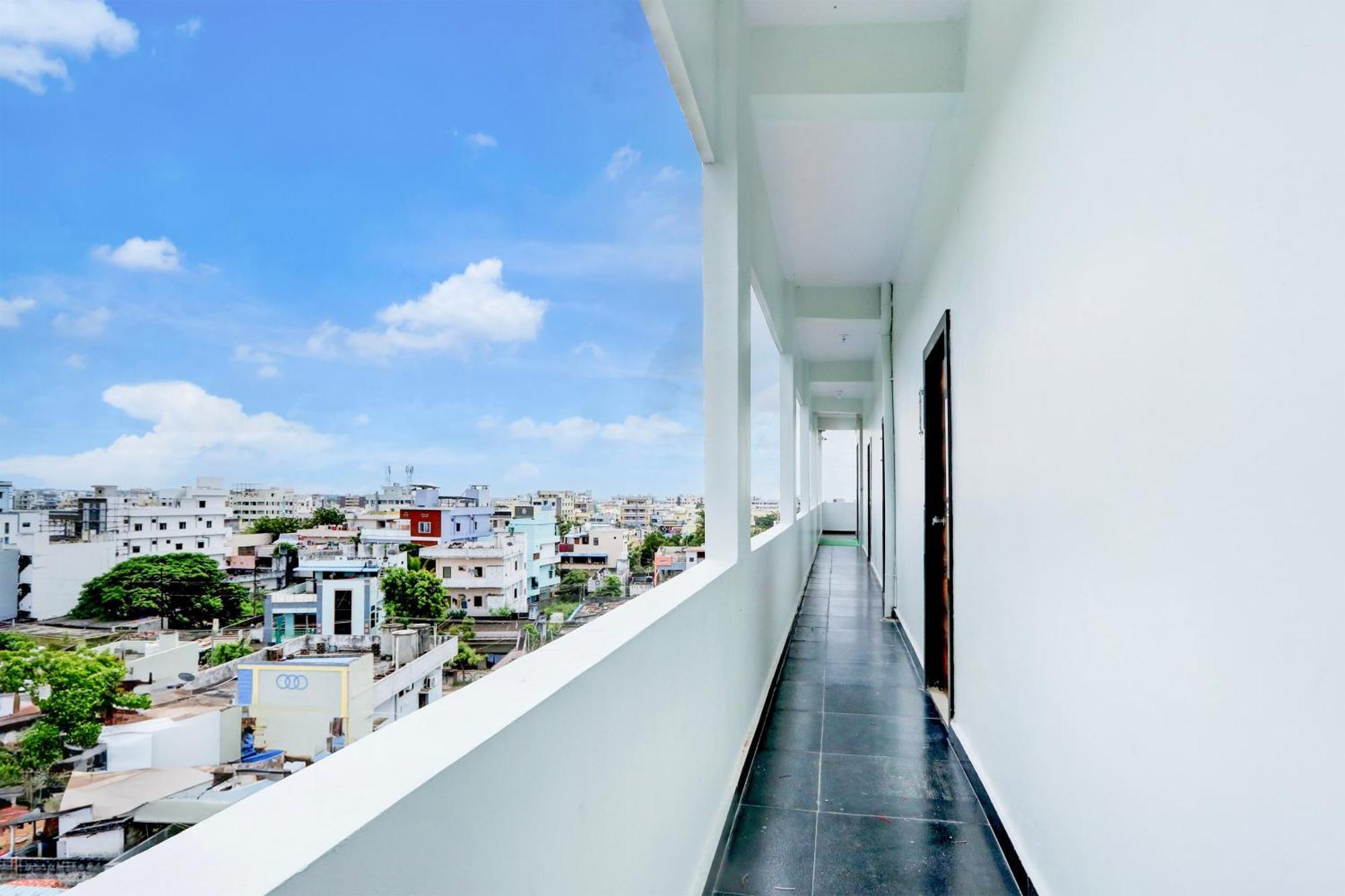 Hotel O Pr Grand Khammam Eksteriør billede